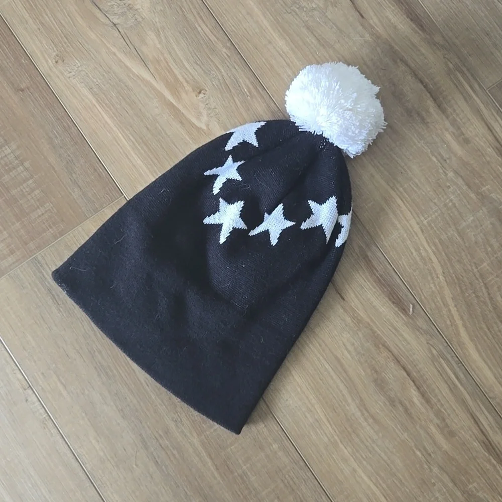 Black Winter Star Pom Beanie Unisex